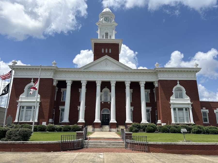 Lee County Courthouse