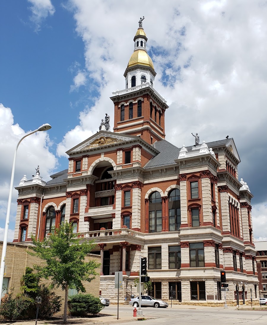 Dubuque County Courthouse