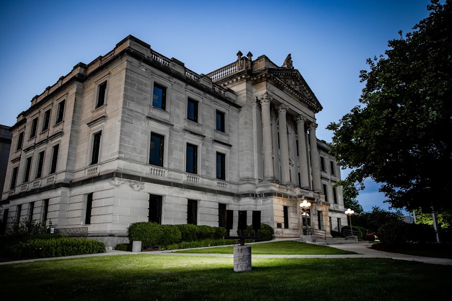 DeKalb County Courthouse